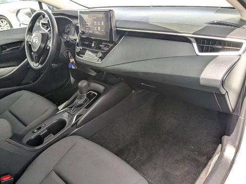 Used 2025 Toyota Corolla LE FWD image 27