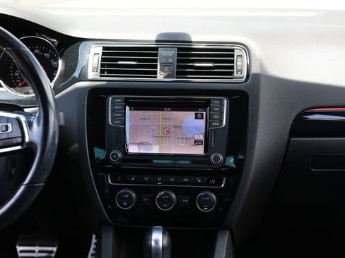 Used 2017 Volkswagen Jetta GLI FWD image 37