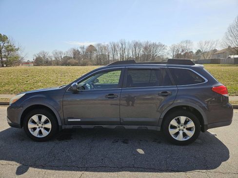 Used 2010 Subaru Outback 3.6R Limited w/ Protection Package 1A image 2
