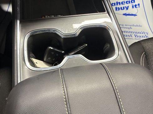 Used 2025 GMC Acadia Elevation image 19