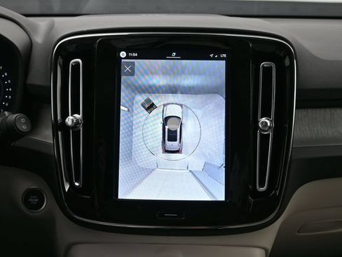 New 2026 Volvo XC40 B5 Plus w/ Climate Package AWD/4WD image 21