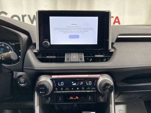 Used 2025 Toyota RAV4 XLE Premium image 31