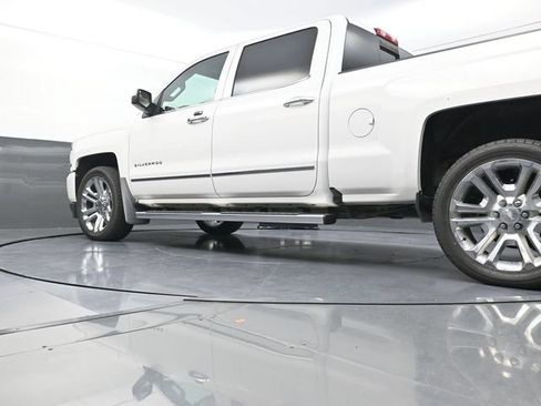 Used 2018 Chevrolet Silverado 1500 LTZ Z71 w/ LTZ Plus Package AWD/4WD image 35