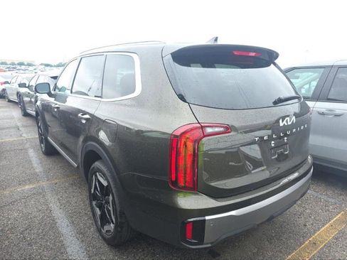 Used 2025 Kia Telluride S FWD image 11