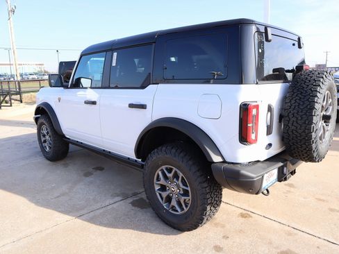New 2025 Ford Bronco Badlands image 23