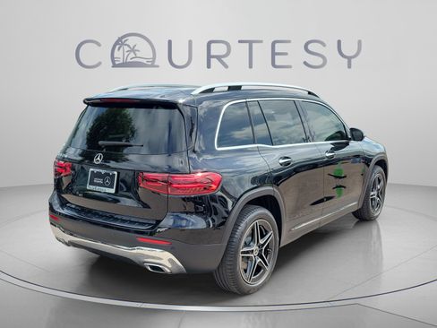 Certified 2024 Mercedes-Benz GLB 250 image 3