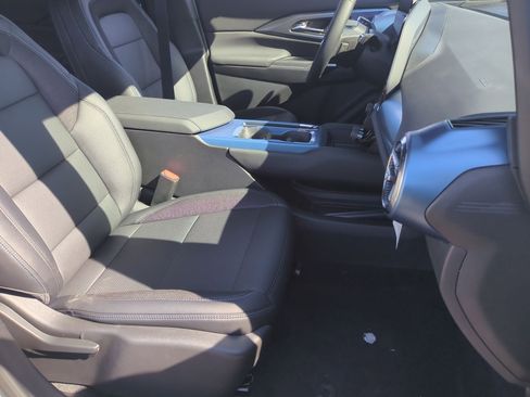 New 2026 Chevrolet Equinox EV LT image 26