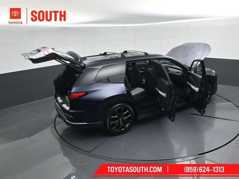 Used 2026 Lexus TX 500h AWD w/ Technology Package image 59