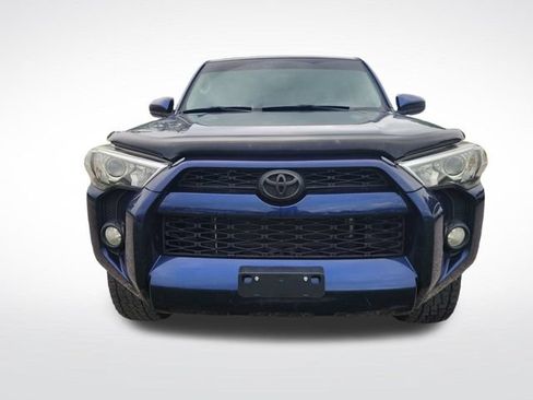 Used 2015 Toyota 4Runner SR5 AWD/4WD image 5