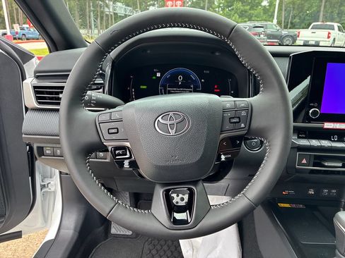 New 2026 Toyota Camry SE FWD image 19