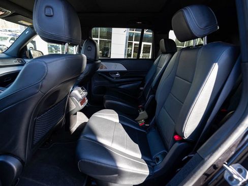 Used 2025 Mercedes-Benz GLS 450 4MATIC image 28