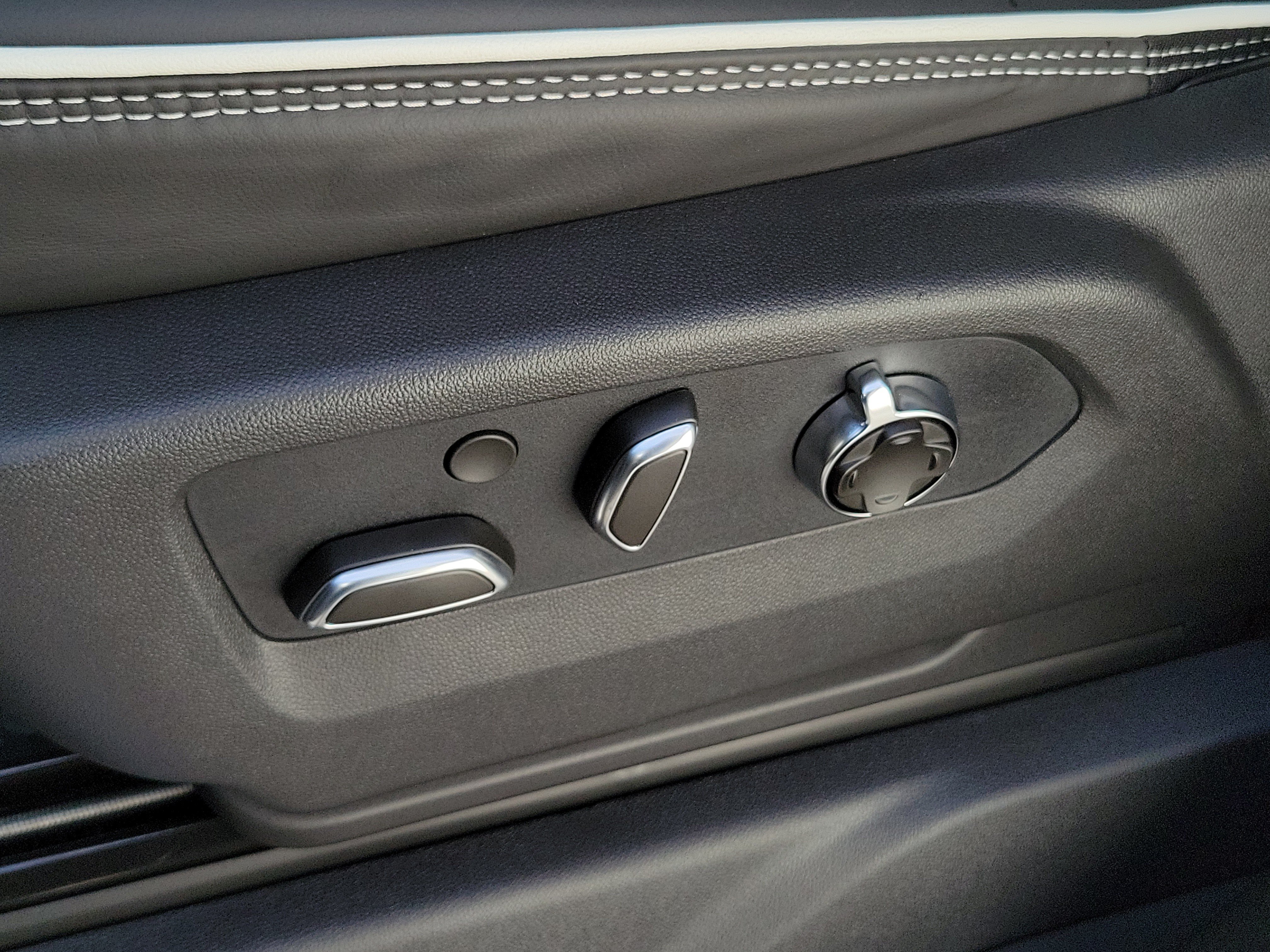 New 2026 GMC Sierra 2500 AT4X AWD/4WD image 23