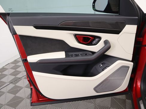 Used 2024 Lamborghini Urus S image 25