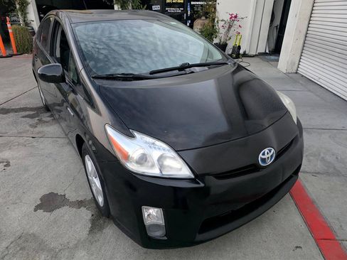 Used 2010 Toyota Prius Two w/ Preferred Accessory Pkg FWD image 3