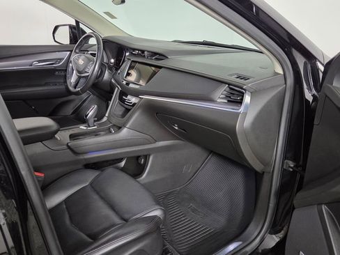 Used 2018 Cadillac XT5 Luxury w/ Driver Awareness Package image 35