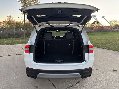 Used 2023 Honda Pilot Sport image 14