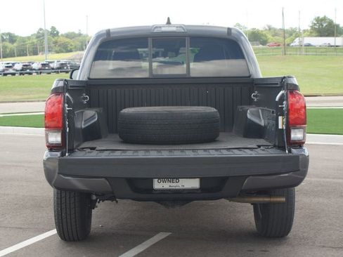 Used 2022 Toyota Tacoma SR w/ SR Convenience Package image 14