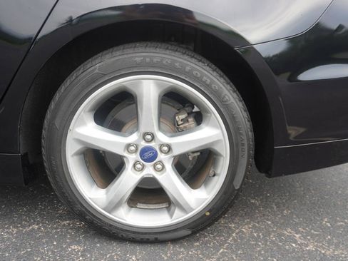 Used 2016 Ford Fusion SE AWD/4WD image 29
