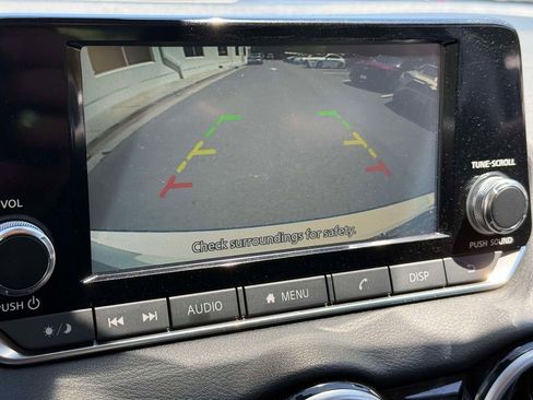 Used 2025 Nissan Sentra S FWD image 7