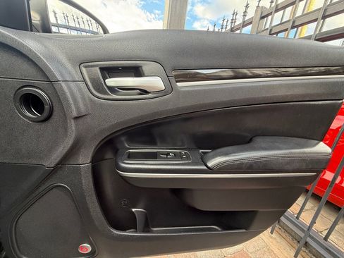 Used 2015 Chrysler 300 Limited w/ 300 Premium Group image 36