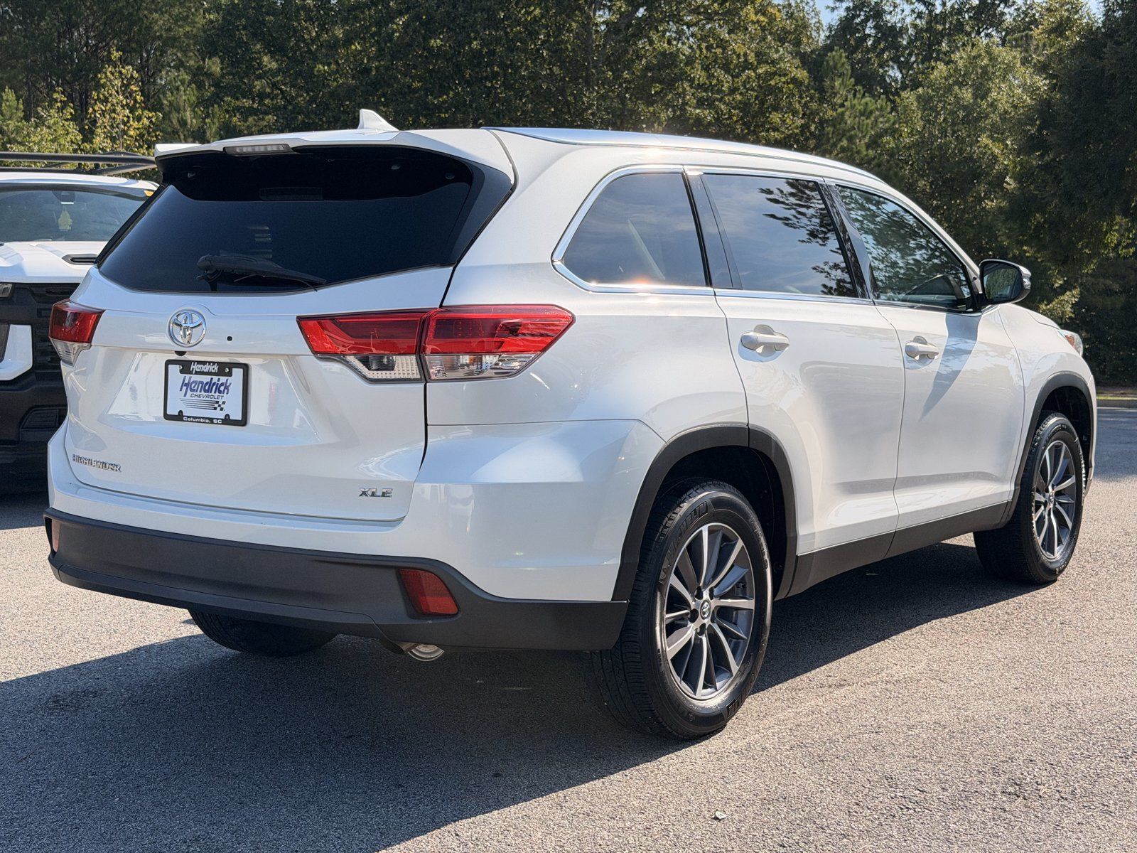 Used 2019 Toyota Highlander XLE FWD image 12