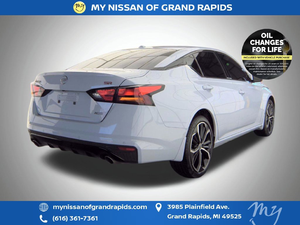 Used 2025 Nissan Altima 2.5 SR AWD/4WD image 42