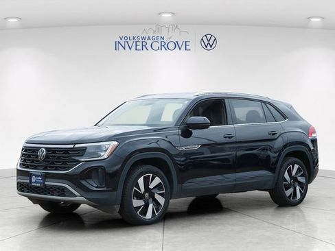 Certified 2025 Volkswagen Atlas Cross Sport SE FWD image 3