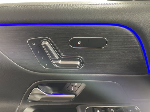 New 2026 Mercedes-Benz GLB 250 image 21