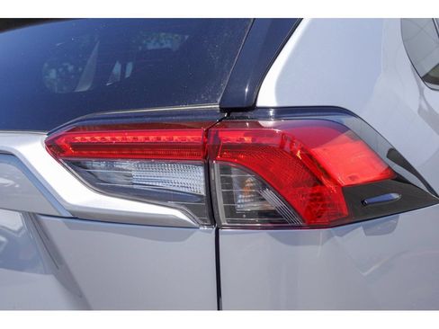 Certified 2023 Toyota RAV4 LE AWD/4WD image 6