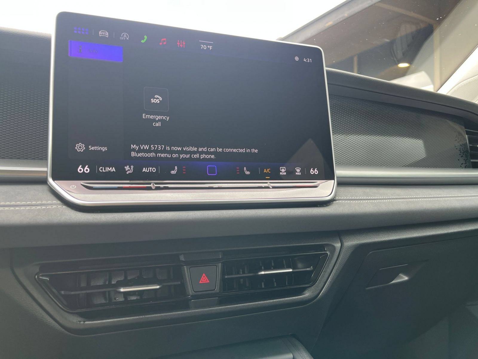 Used 2026 Volkswagen Tiguan SE AWD/4WD image 19