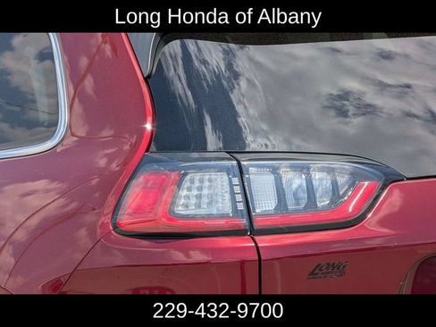 Used 2020 Jeep Cherokee Limited w/ Technology Group AWD/4WD image 9