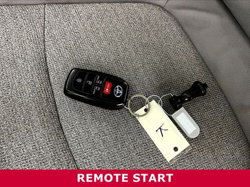 Used 2022 Toyota Sienna LE FWD image 29