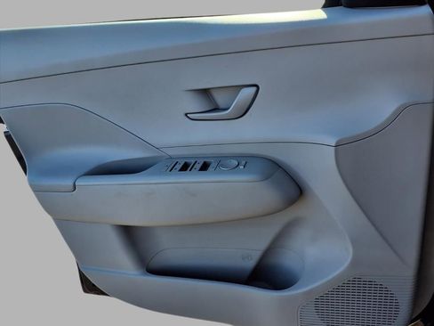 Used 2025 Hyundai Kona SEL image 16