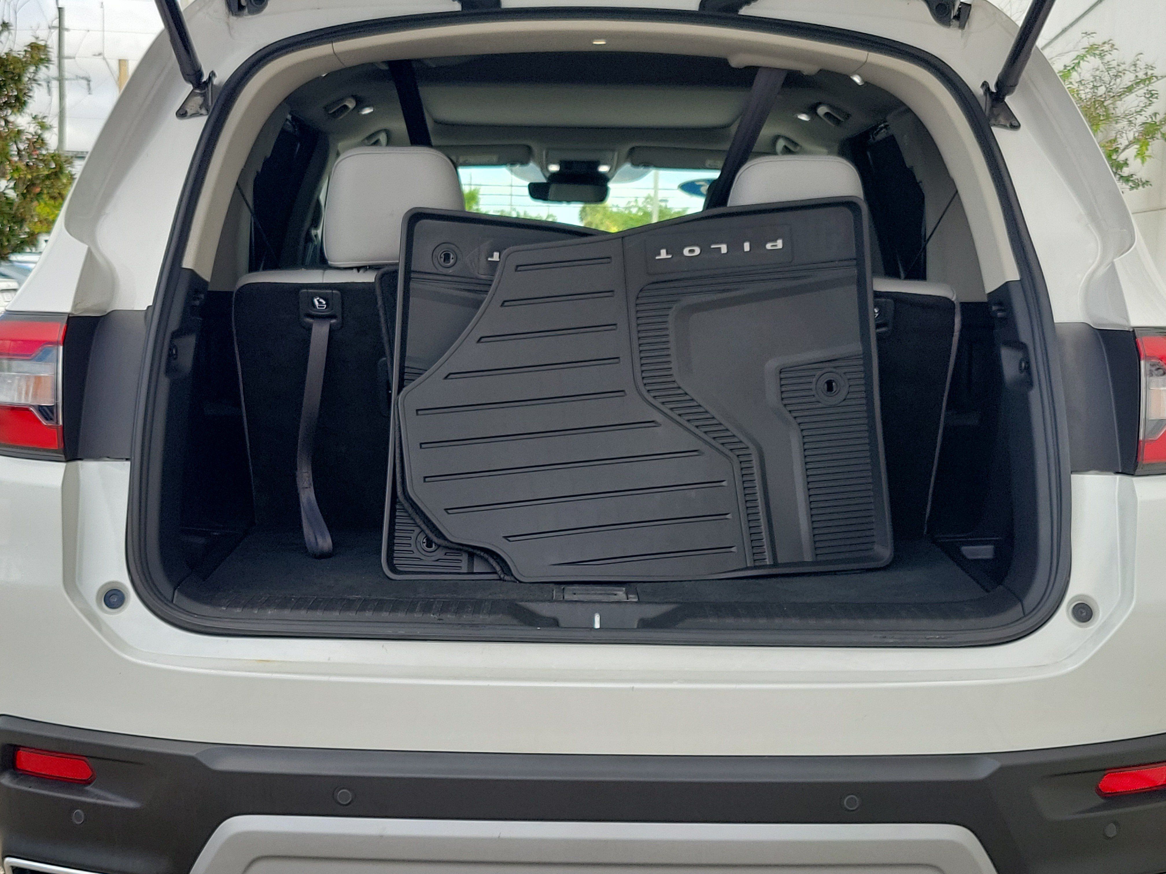 Used 2025 Honda Pilot Touring image 9