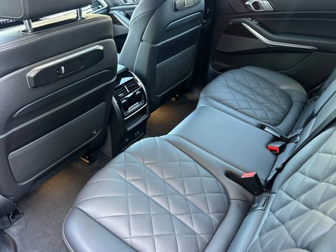 Certified 2024 BMW X7 xDrive40i w/ M Sport Package AWD/4WD image 15