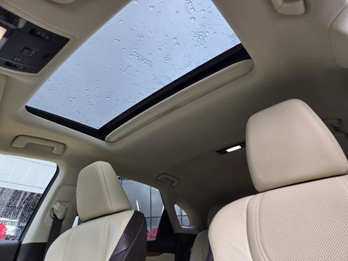 Used 2019 Lexus RX 450h AWD image 27