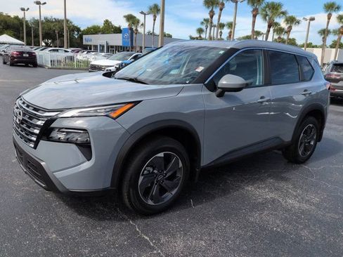 Used 2026 Nissan Rogue SV w/ SV Premium Package FWD image 8