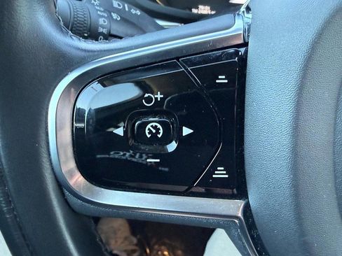Used 2019 Volvo XC60 T5 Inscription image 18