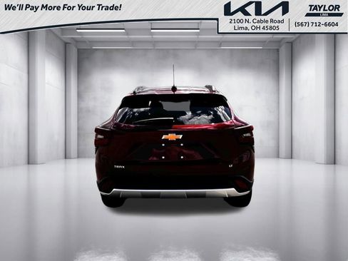 Used 2025 Chevrolet Trax LT w/ LT Convenience Package FWD image 19