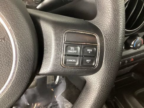Used 2018 Jeep Wrangler Unlimited Sport AWD/4WD image 15