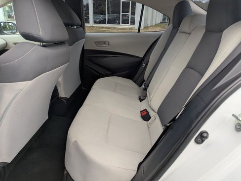 Used 2022 Toyota Corolla LE image 15