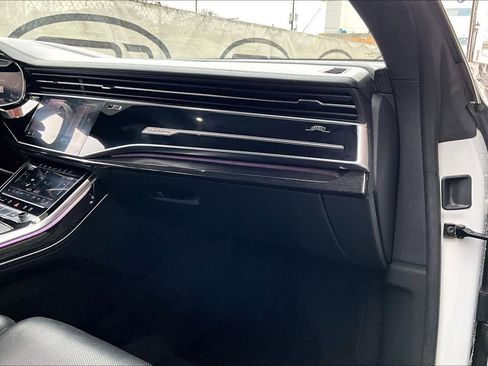 Used 2019 Audi Q8 Prestige w/ Luxury Package image 18
