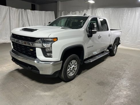 Used 2022 Chevrolet Silverado 2500 LT AWD/4WD image 3
