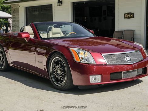 Used 2006 Cadillac XLR RWD image 12