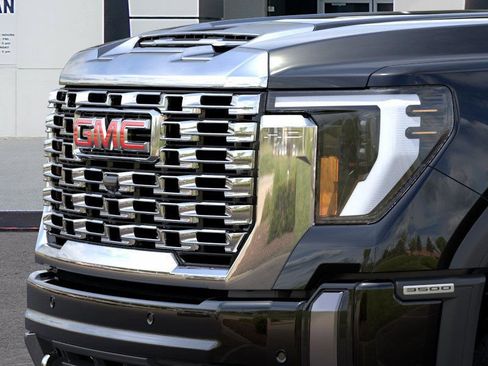 New 2026 GMC Sierra 3500 Denali w/ Denali Reserve Package AWD/4WD image 14