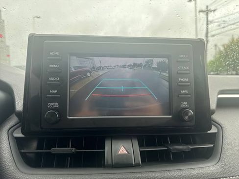 Used 2019 Toyota RAV4 LE w/ Carpet Mat Package AWD/4WD image 22