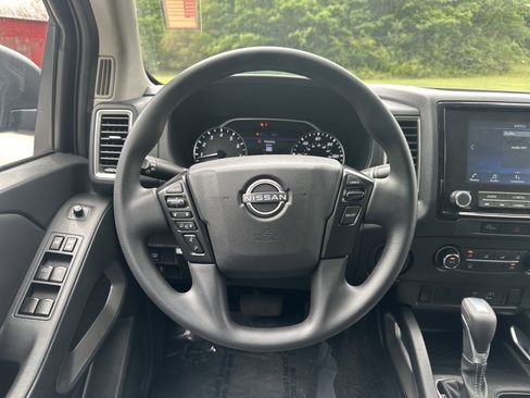 Used 2023 Nissan Frontier SV RWD image 23