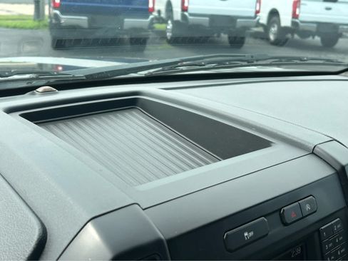Used 2016 Ford F150 XL w/ Equipment Group 101A Mid RWD image 32