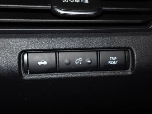 Used 2024 Nissan Altima 2.5 SV image 18