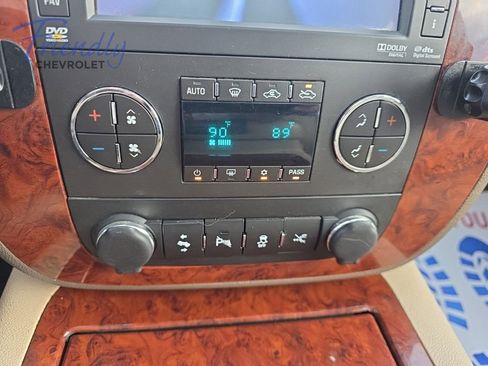 Used 2013 Chevrolet Avalanche LTZ AWD/4WD image 26